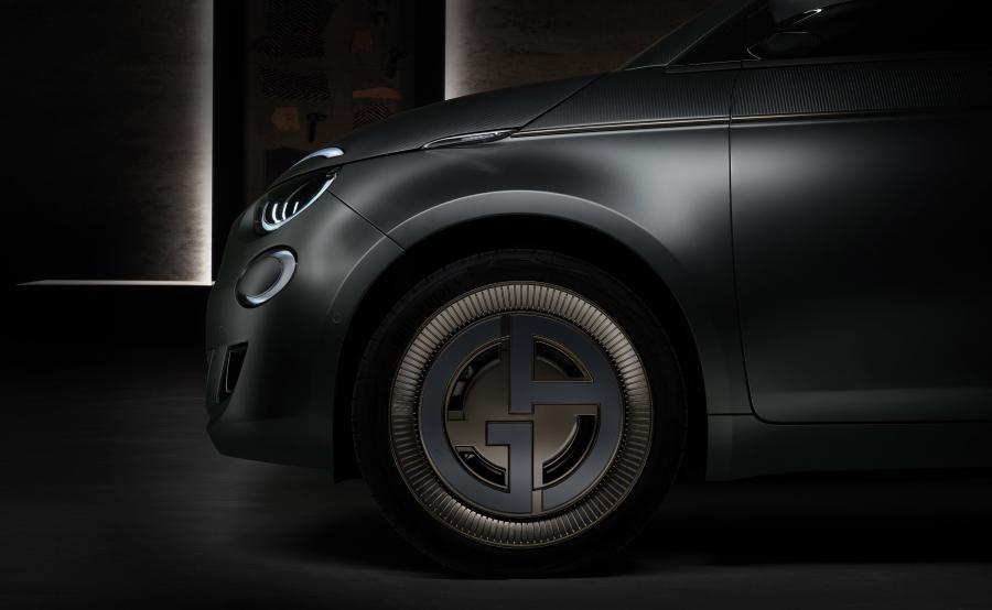 Колеса Fiat 500 Giorgio Armani 2020 года  (фото 13 из 17)